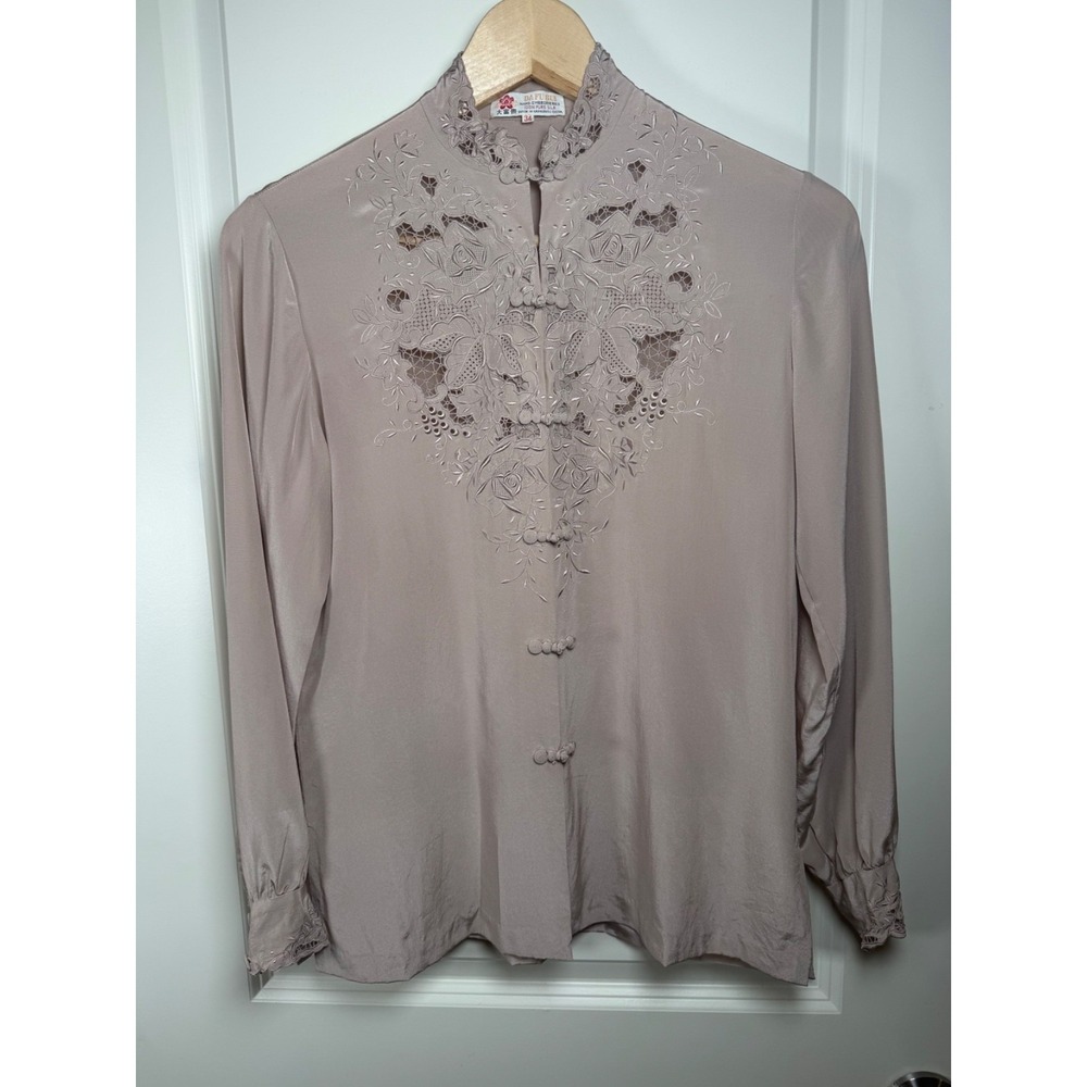 Vintage Hand Embroidered Pure Silk Shanghai Blouse with Cutwork Lace Size 34